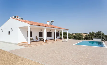 Modular Prefab Swimming Pool Easy-to-Install Customizable House for Water Sports and Recreation