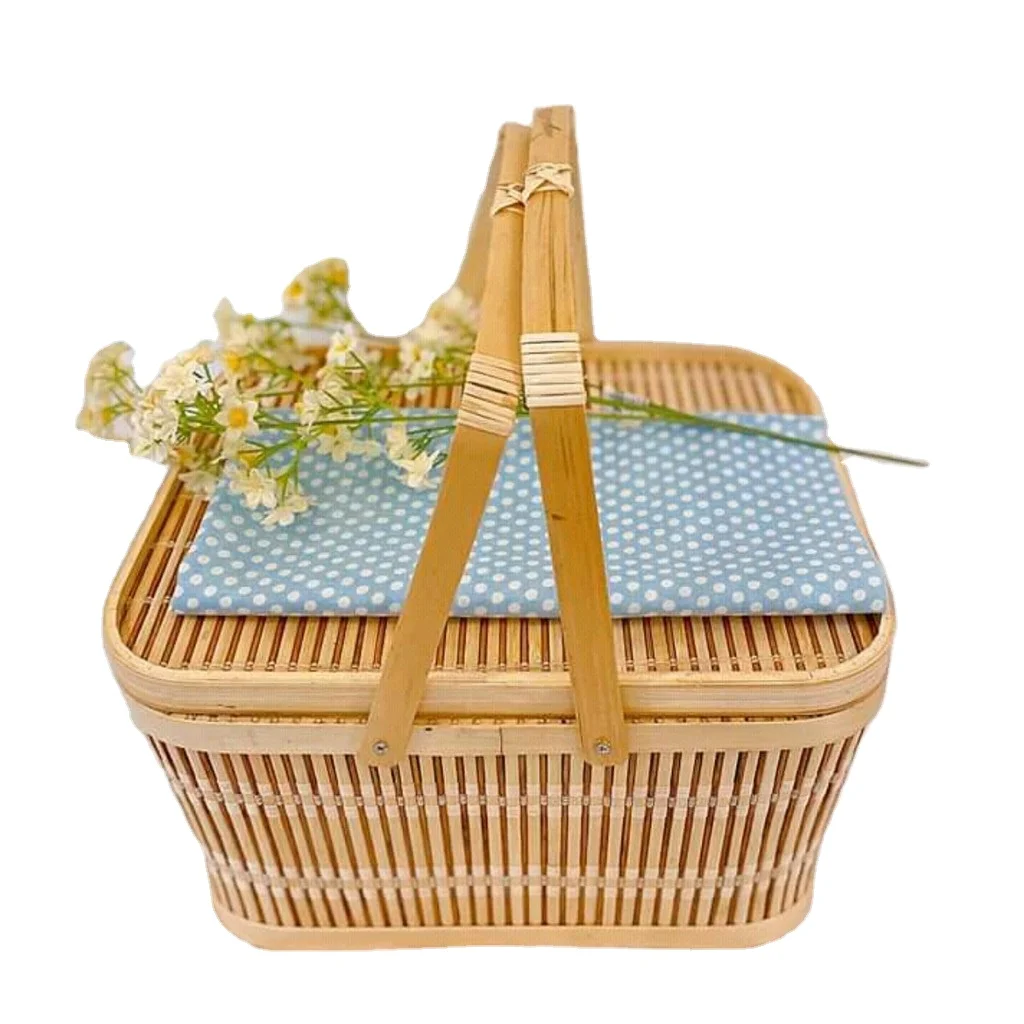 Source Hot Fashion Eco-friendly Boho Wicker Rattan Heart Shaped Storage  Basket Picnic Basket made in Vietnam on m.