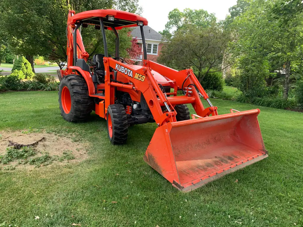 Top Quality Used Backhoe Loader Kubota M59 Tractor Compact For Sale