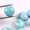 สีขาว