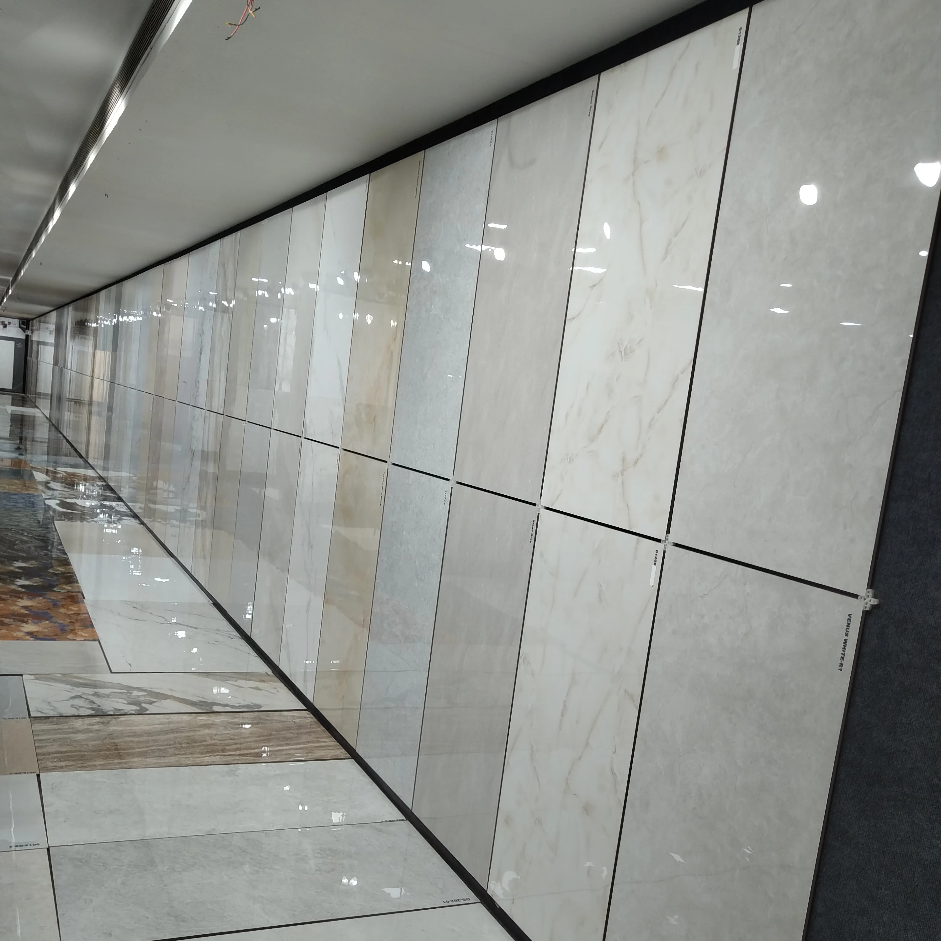 Carrara and Calacatta Polished Porcelain Tile Factory for Importers/Wholesalers