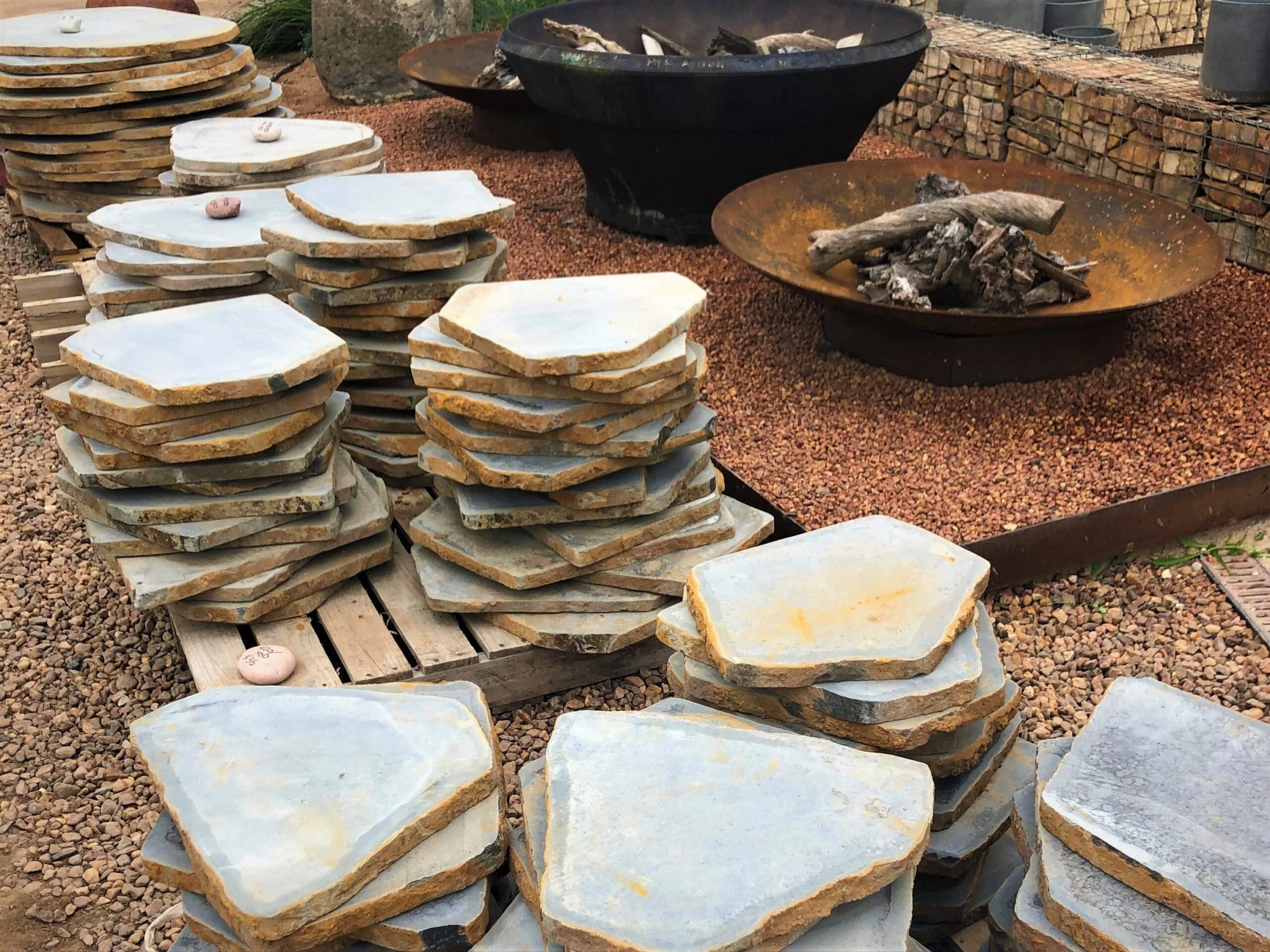 Pathway Big Basalt Thin Irregular Stepping Stone Paving Curbing Edgestone for Outdoor Garden Yard Park Sidewalk